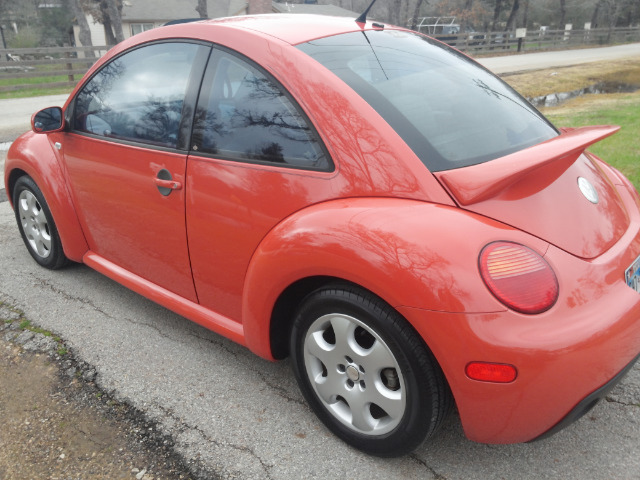 2003 Volkswagen New Beetle 143.5 LTZ