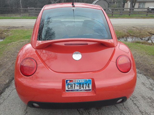 2003 Volkswagen New Beetle 143.5 LTZ
