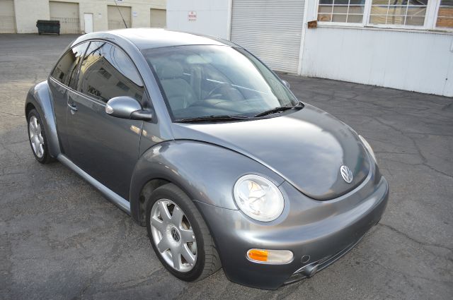 2003 Volkswagen New Beetle SEL Chrome Wheels/front Wheel Drive