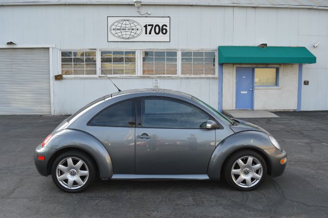 2003 Volkswagen New Beetle SEL Chrome Wheels/front Wheel Drive