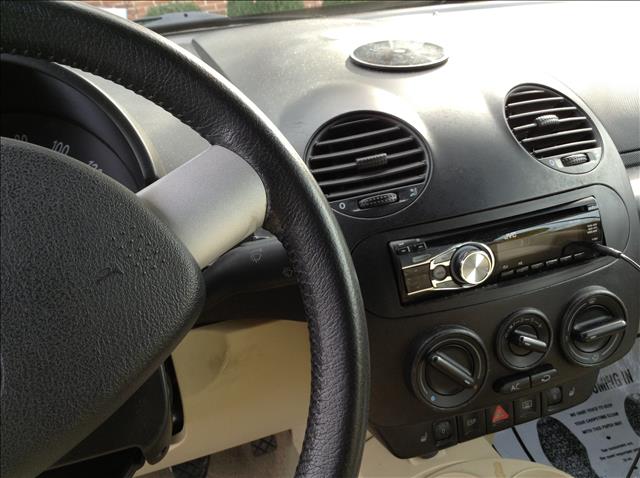 2003 Volkswagen New Beetle 2500 Extended Cab 4WD SLT