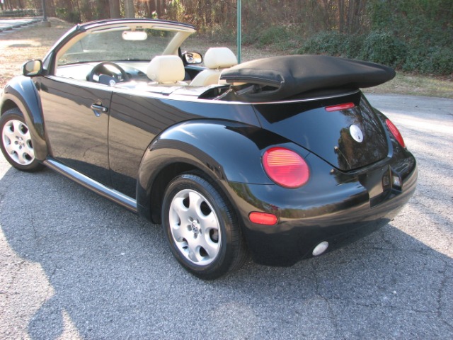 2003 Volkswagen New Beetle 3/4 Ton