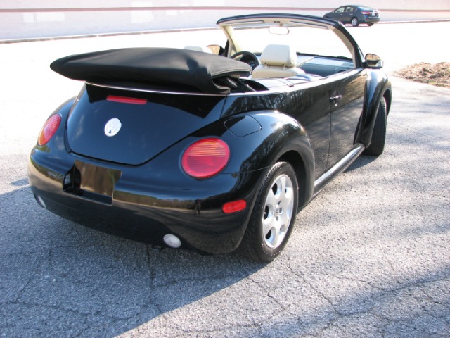 2003 Volkswagen New Beetle 3/4 Ton