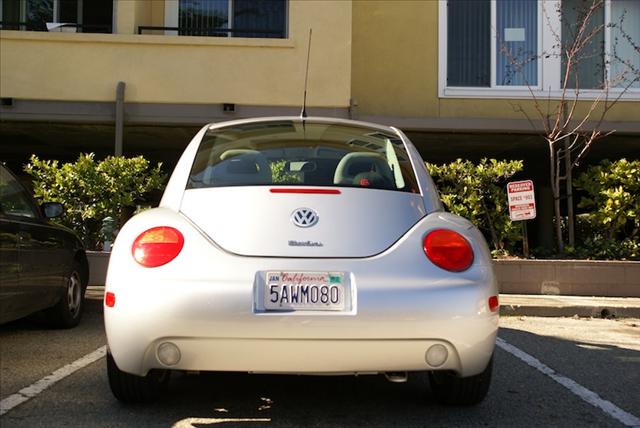 2003 Volkswagen New Beetle FWD 4dr Sport