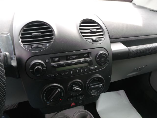 2003 Volkswagen New Beetle 2500 Extended Cab 4WD SLT