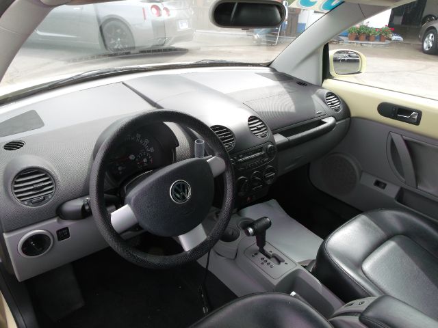 2003 Volkswagen New Beetle 2500 Extended Cab 4WD SLT