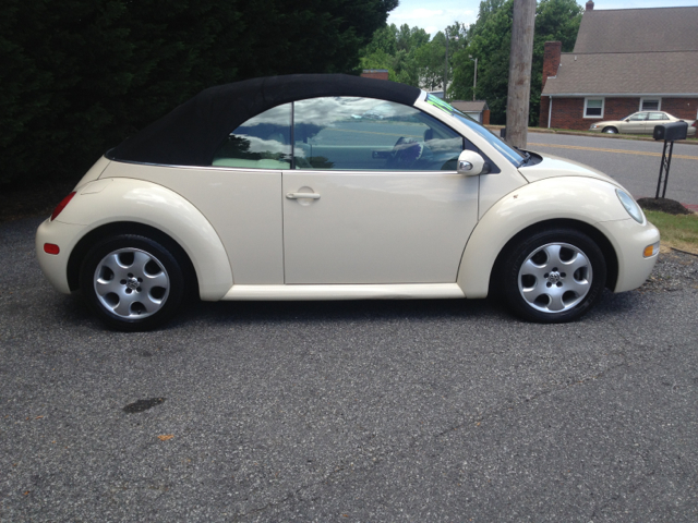 2003 Volkswagen New Beetle 2500 Extended Cab 4WD SLT