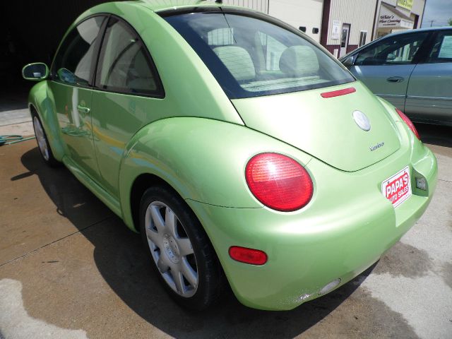 2003 Volkswagen New Beetle SEL Chrome Wheels/front Wheel Drive