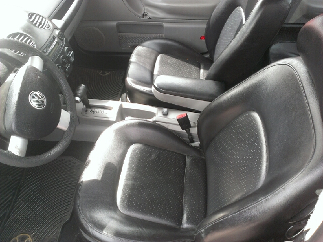 2003 Volkswagen New Beetle 143.5 LTZ