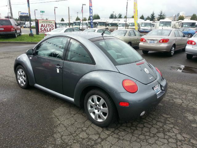 2003 Volkswagen New Beetle SEL Chrome Wheels/front Wheel Drive
