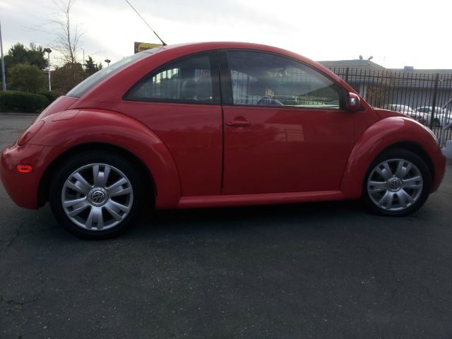 2003 Volkswagen New Beetle Crewmax-short-limited-sunroof-6 CD Jbl-newer Tires