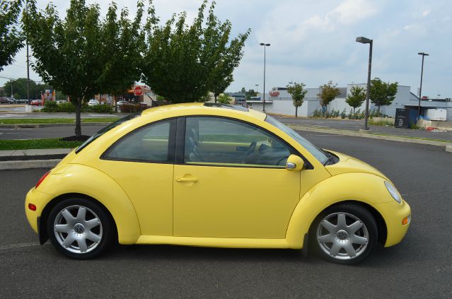 2003 Volkswagen New Beetle SEL Chrome Wheels/front Wheel Drive