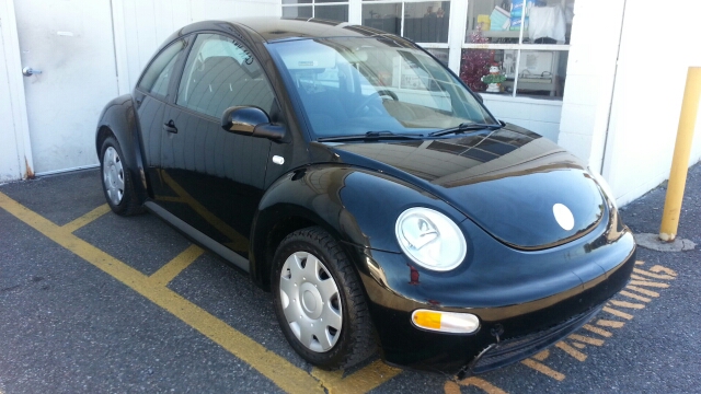 2003 Volkswagen New Beetle 2500 HD Laramie CREW CAB S/B