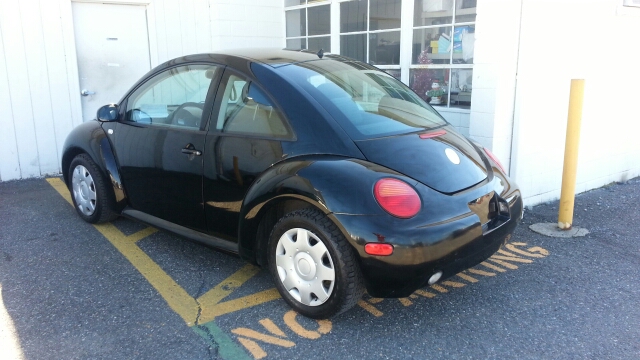 2003 Volkswagen New Beetle 2500 HD Laramie CREW CAB S/B