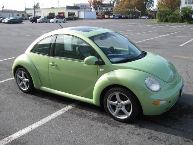 2003 Volkswagen New Beetle FWD 4dr Sport