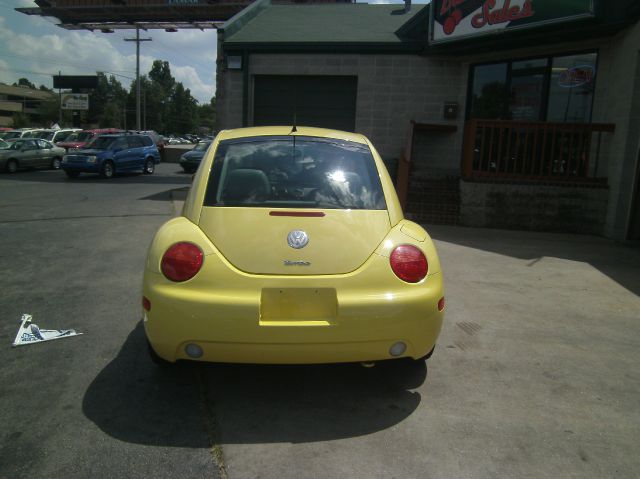2003 Volkswagen New Beetle Crewmax-short-limited-sunroof-6 CD Jbl-newer Tires