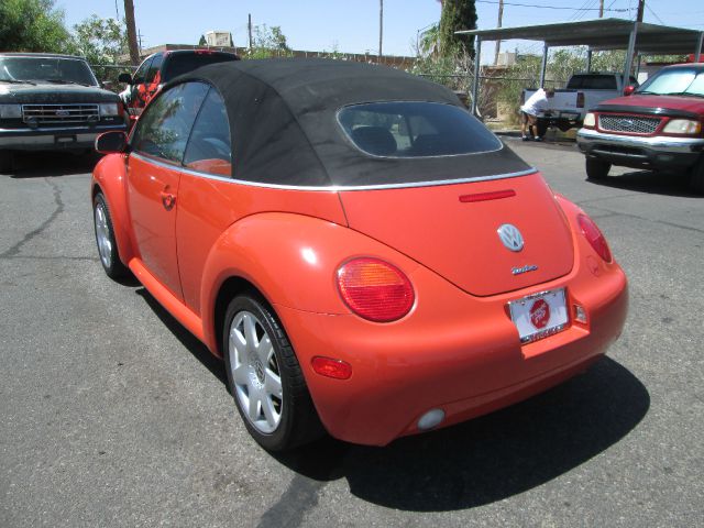 2003 Volkswagen New Beetle 3/4 Ton