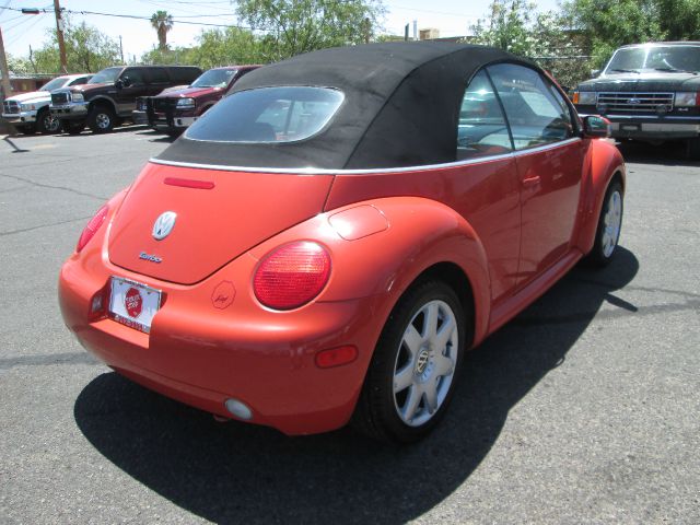 2003 Volkswagen New Beetle 3/4 Ton