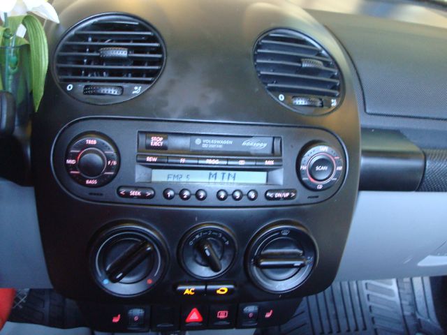 2003 Volkswagen New Beetle 2500 Extended Cab 4WD SLT