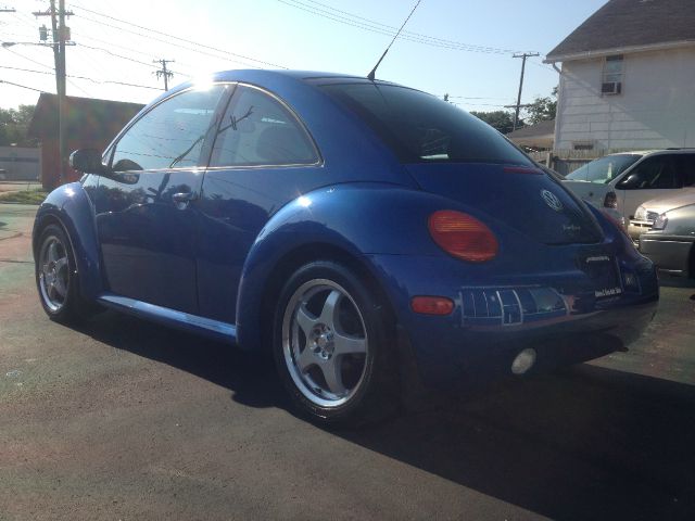2003 Volkswagen New Beetle Crewmax-short-limited-sunroof-6 CD Jbl-newer Tires