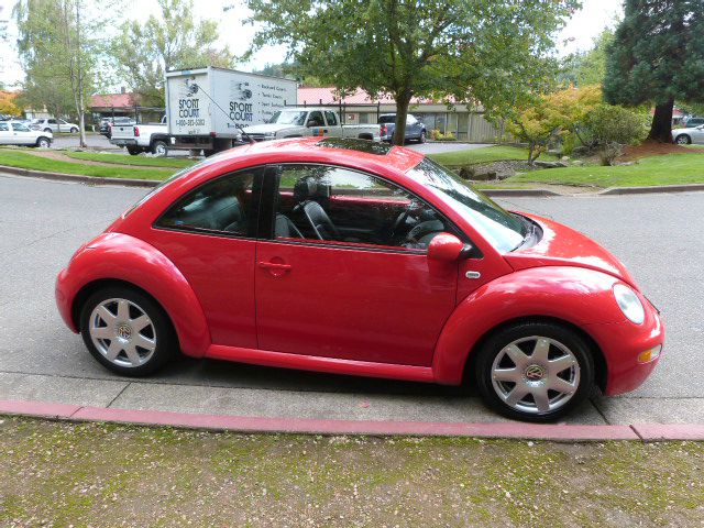 2003 Volkswagen New Beetle SEL Chrome Wheels/front Wheel Drive