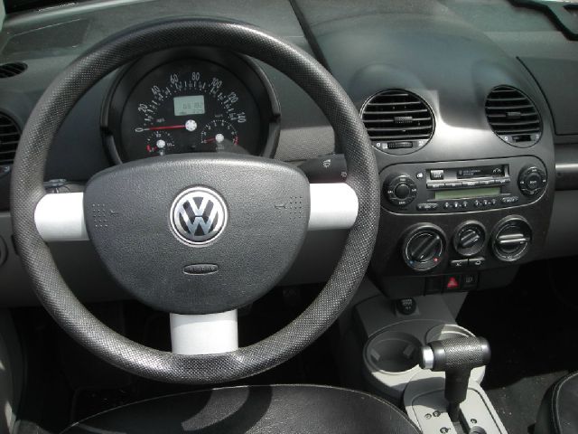 2003 Volkswagen New Beetle 2500 Extended Cab 4WD SLT
