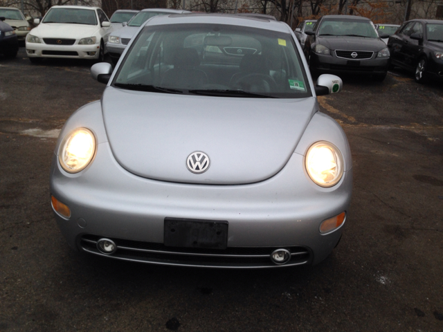 2003 Volkswagen New Beetle SEL Chrome Wheels/front Wheel Drive