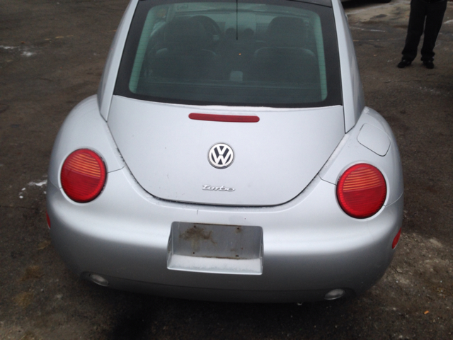 2003 Volkswagen New Beetle SEL Chrome Wheels/front Wheel Drive
