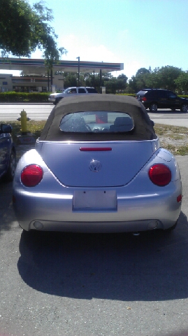 2003 Volkswagen New Beetle 29