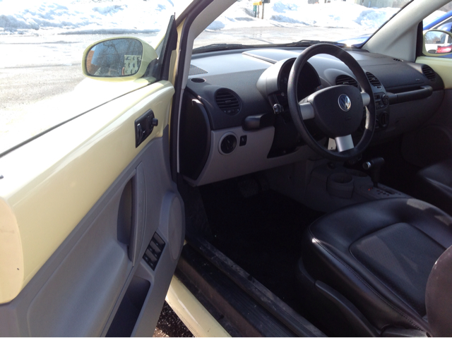 2003 Volkswagen New Beetle 2500 Extended Cab 4WD SLT