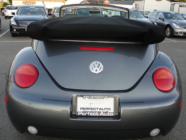 2004 Volkswagen New Beetle 29