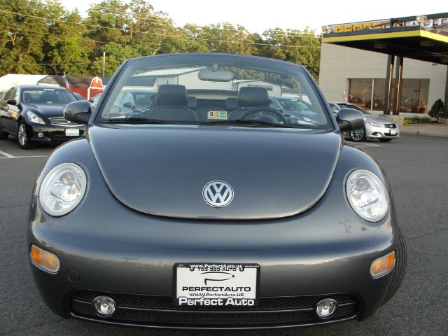 2004 Volkswagen New Beetle 29