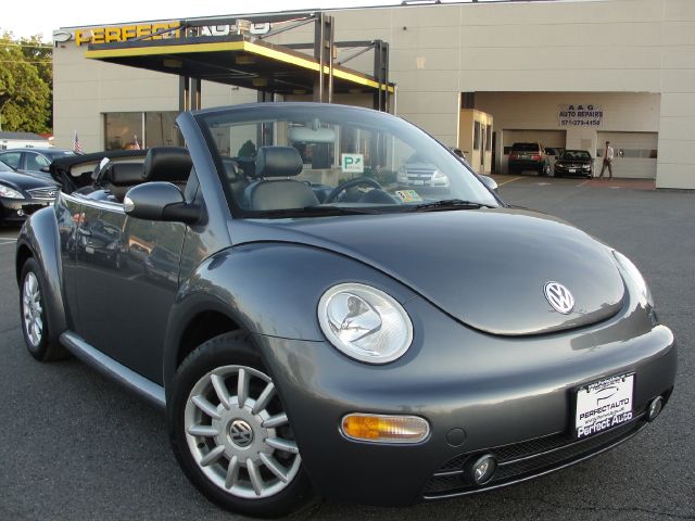 2004 Volkswagen New Beetle 29