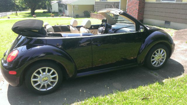 2004 Volkswagen New Beetle 2500 Extended Cab 4WD SLT