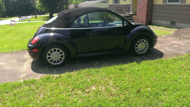 2004 Volkswagen New Beetle 2500 Extended Cab 4WD SLT