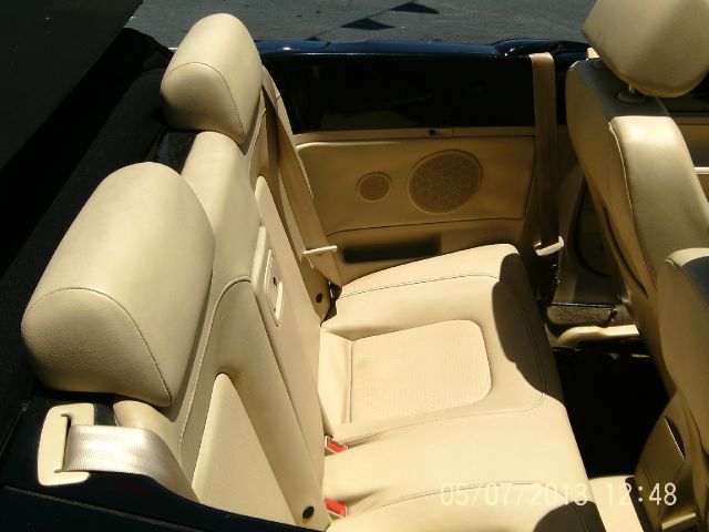 2004 Volkswagen New Beetle 2500 Extended Cab 4WD SLT