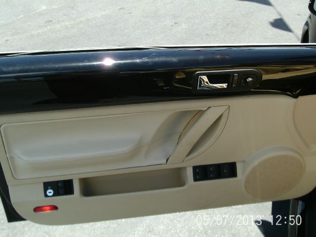 2004 Volkswagen New Beetle 2500 Extended Cab 4WD SLT