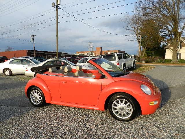 2004 Volkswagen New Beetle 2004 GMC 1500 SLE