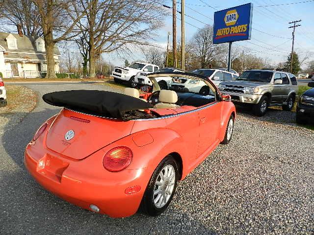 2004 Volkswagen New Beetle 2004 GMC 1500 SLE