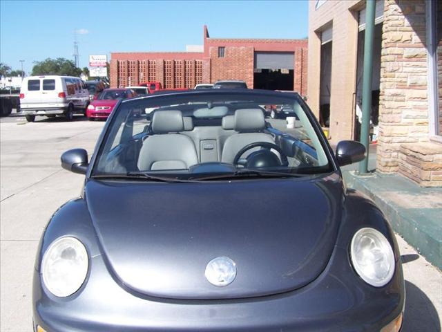 2004 Volkswagen New Beetle FWD 4dr Sport