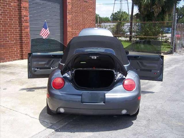 2004 Volkswagen New Beetle FWD 4dr Sport