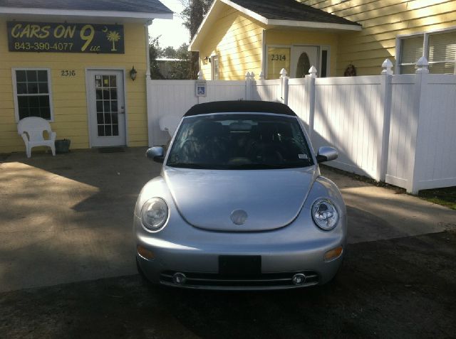 2004 Volkswagen New Beetle 3/4 Ton