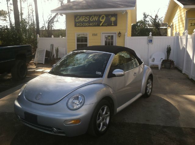 2004 Volkswagen New Beetle 3/4 Ton