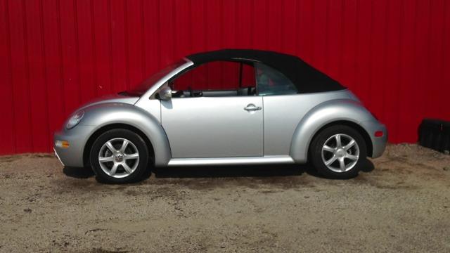 2004 Volkswagen New Beetle FWD 4dr Sport