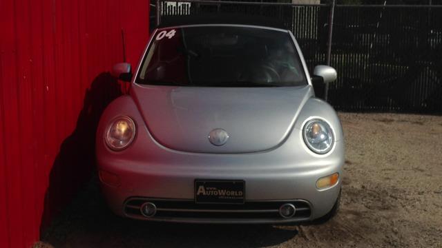 2004 Volkswagen New Beetle FWD 4dr Sport