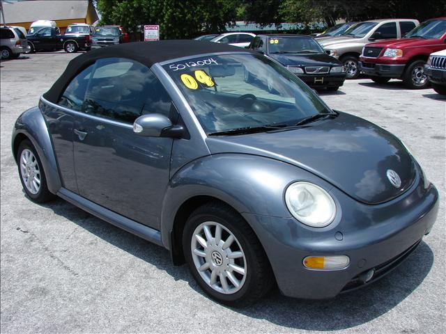 2004 Volkswagen New Beetle FWD 4dr Sport