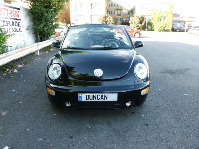 2004 Volkswagen New Beetle 3/4 Ton