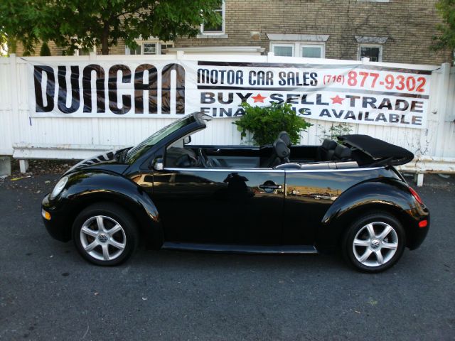 2004 Volkswagen New Beetle 3/4 Ton