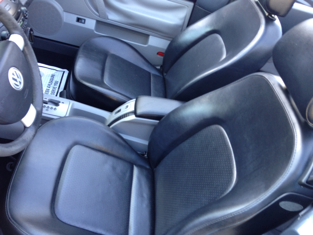 2004 Volkswagen New Beetle 2500 Extended Cab 4WD SLT