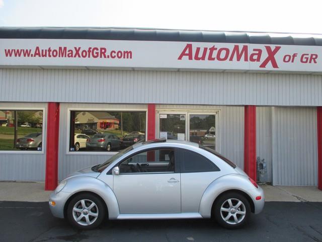 2004 Volkswagen New Beetle FWD 4dr Sport